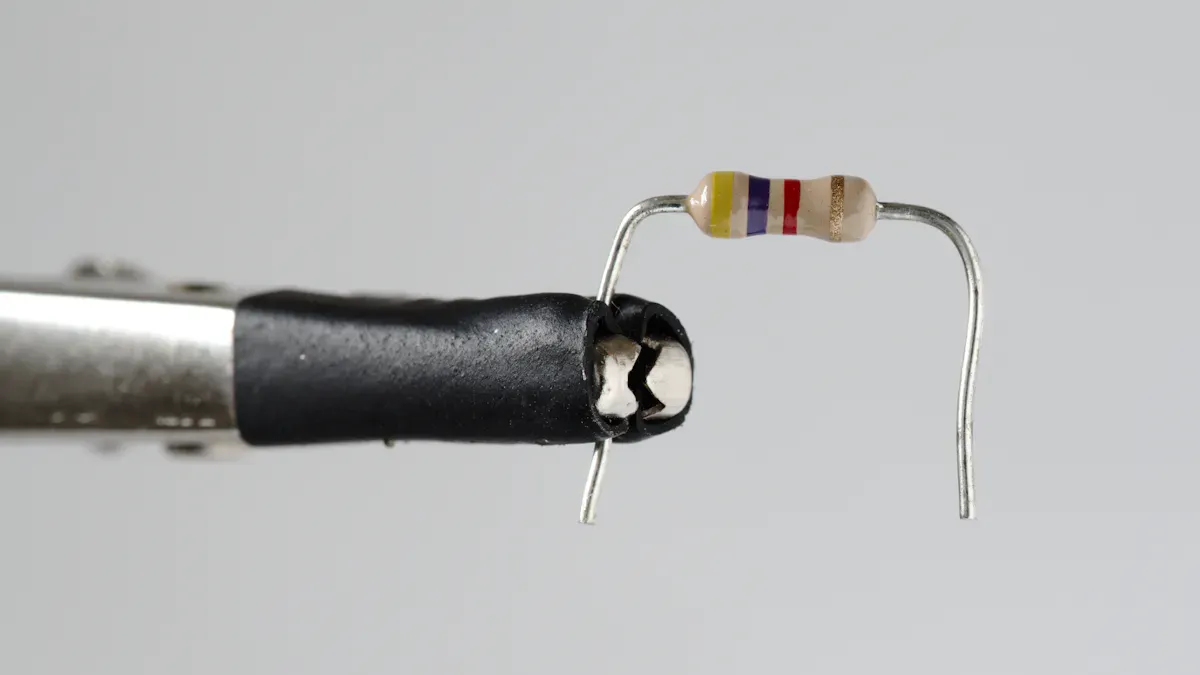 Plastic vs. Ceramic Resistor Case: Which Offers Better Heat Dissipation?