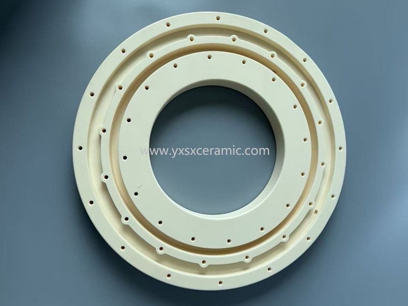 Керамическая фланцевая пластина Shenxing, изготовленная на станке с ЧПУ, устойчивая к коррозии и воздействию химических жидкостей, с содержанием оксида алюминия 99%. – Yixing Shenxing